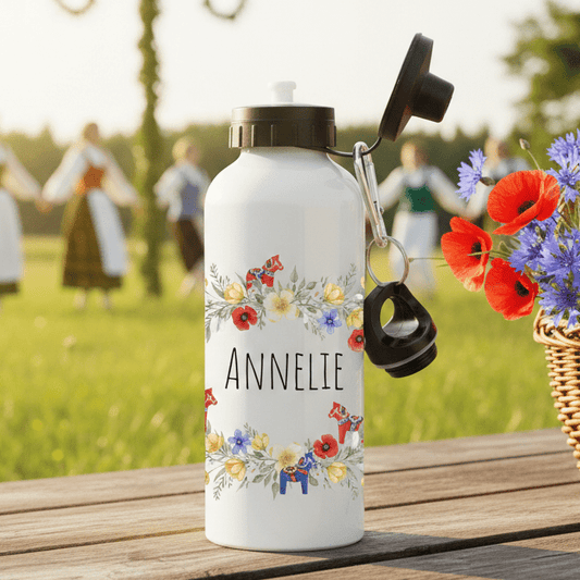 VattenflaskorDalahäst och sommarblommor - Personlig vattenflaska med namn