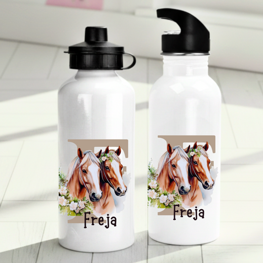 Personlig vattenflaska för barn med hästmotiv - Flaska med eget namn - DalaStil