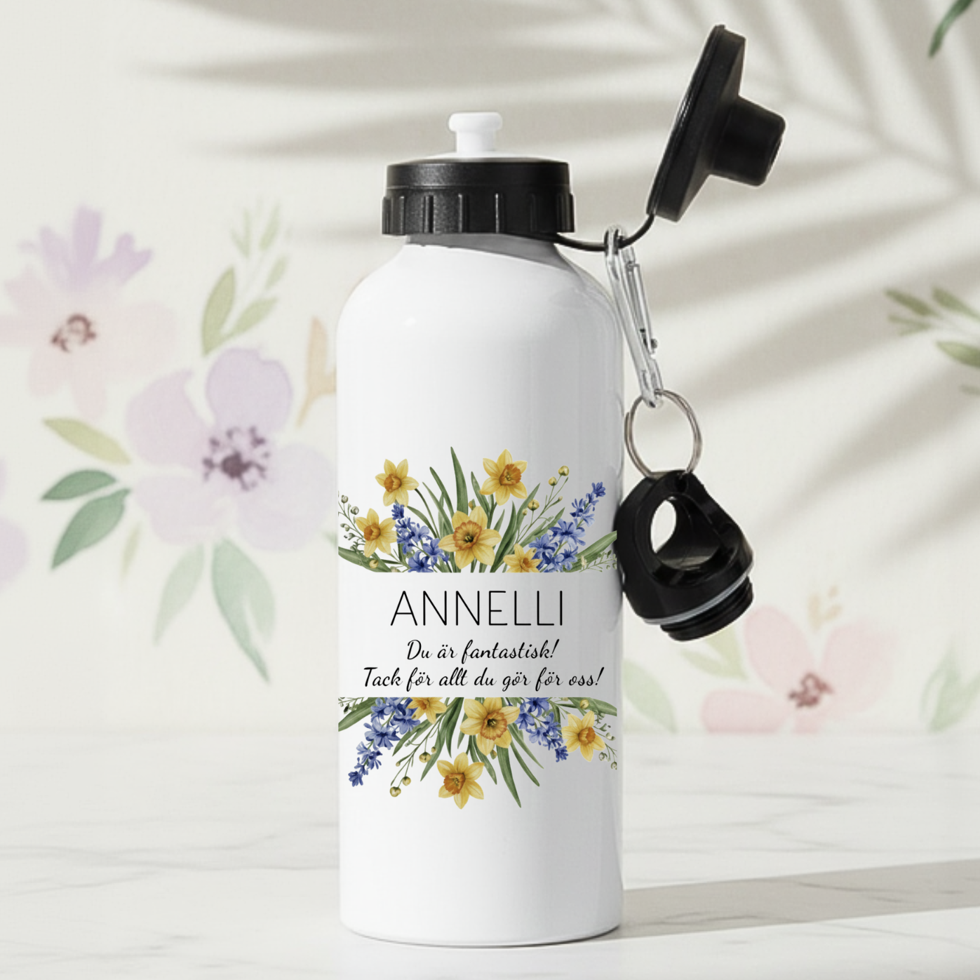 Gula och blå blommor - Personlig vattenflaska med namn