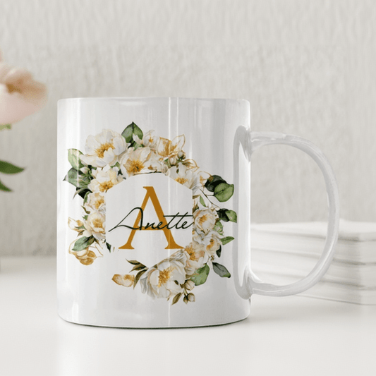 Gyllene Blomsterkrans med Initial - Personlig mugg