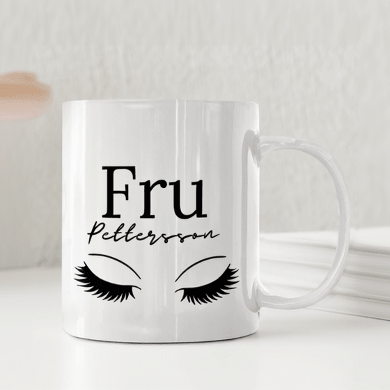 Fru - mugg med ögonfransar - Personlig mugg