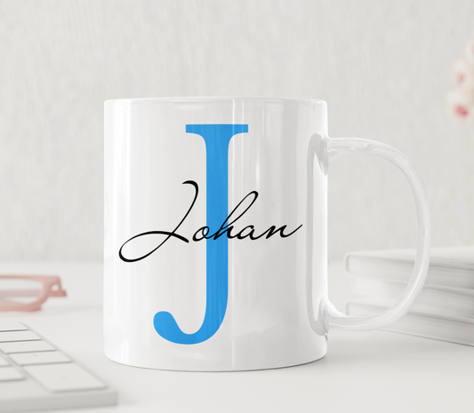 Personalisierte Tasse mit Initialen und Namen – stilvolles blaues Design für ihn