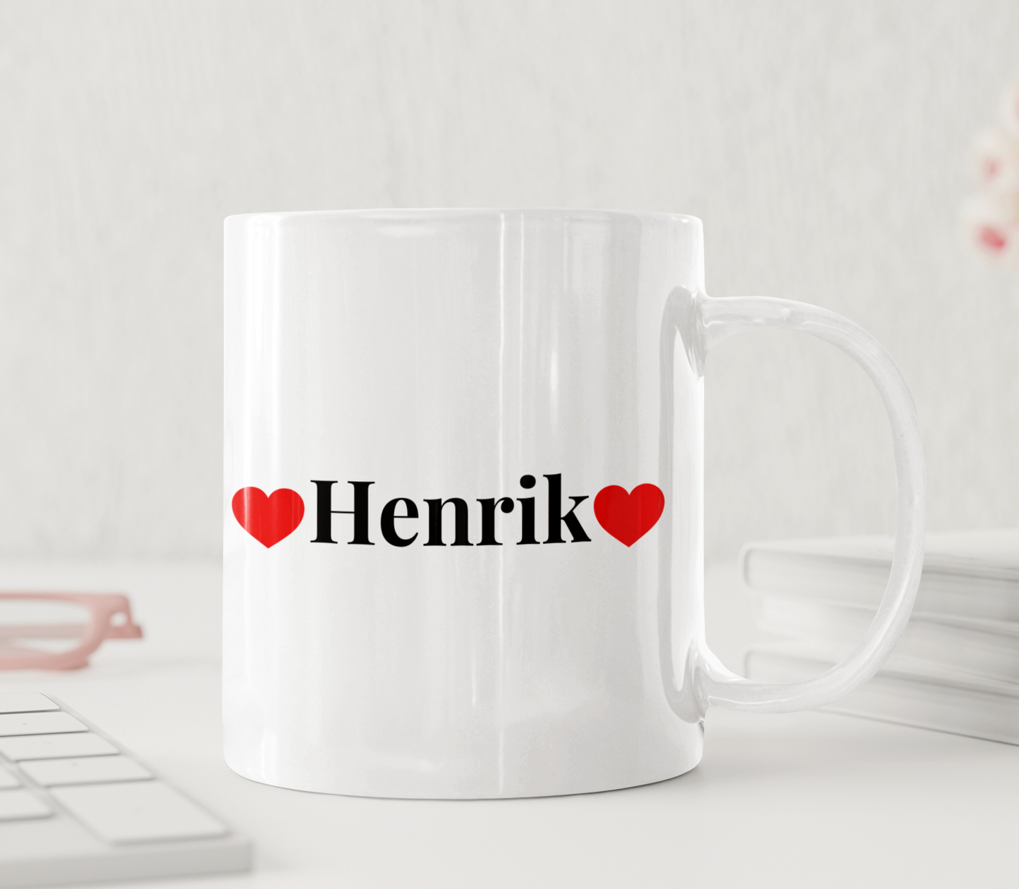 Personalisierte Namenstasse mit Herzrahmen und Namensbedeutung – einzigartiges und liebevolles Geschenk