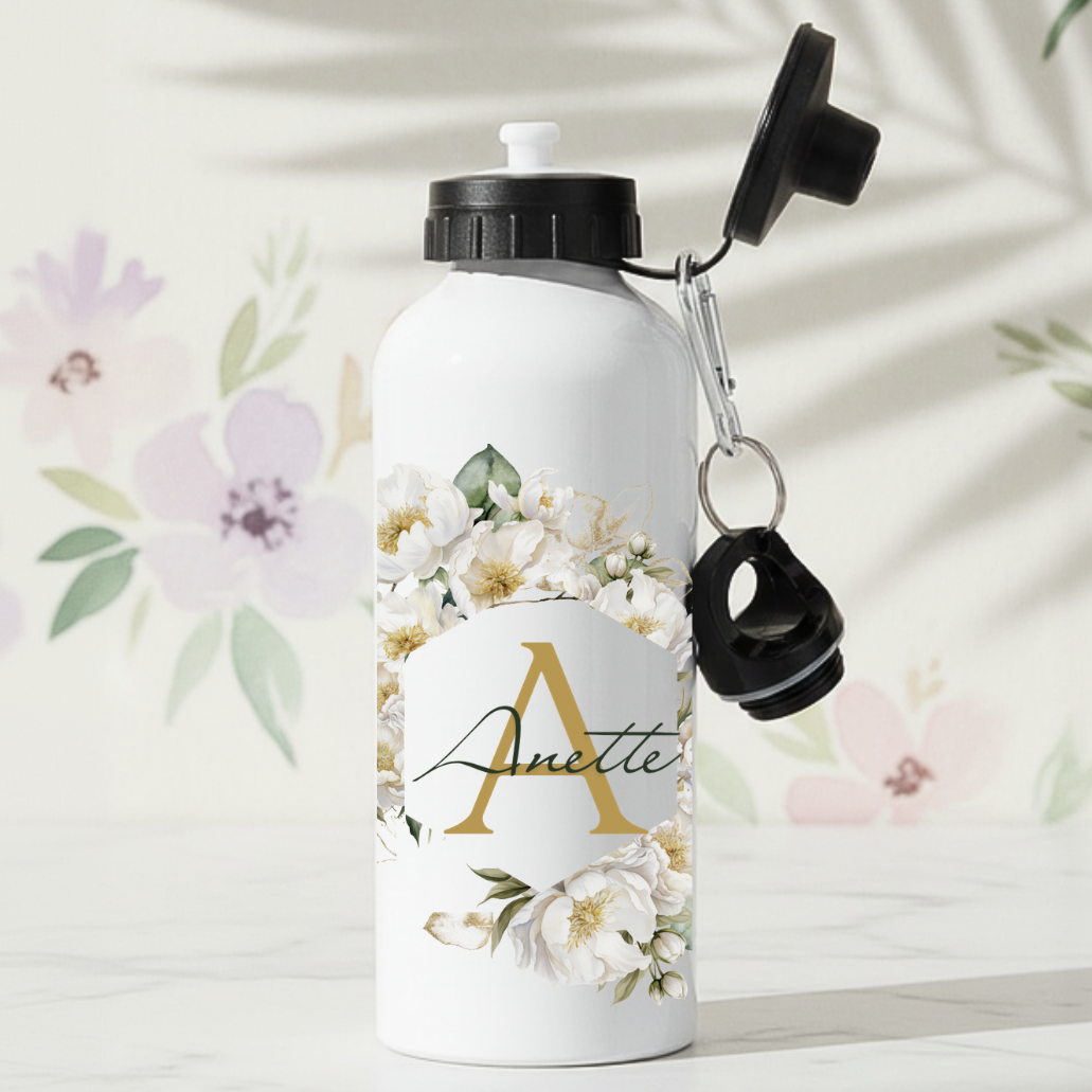 Vita blommor med guldinitial - Personlig vattenflaska med namn - DalaStil