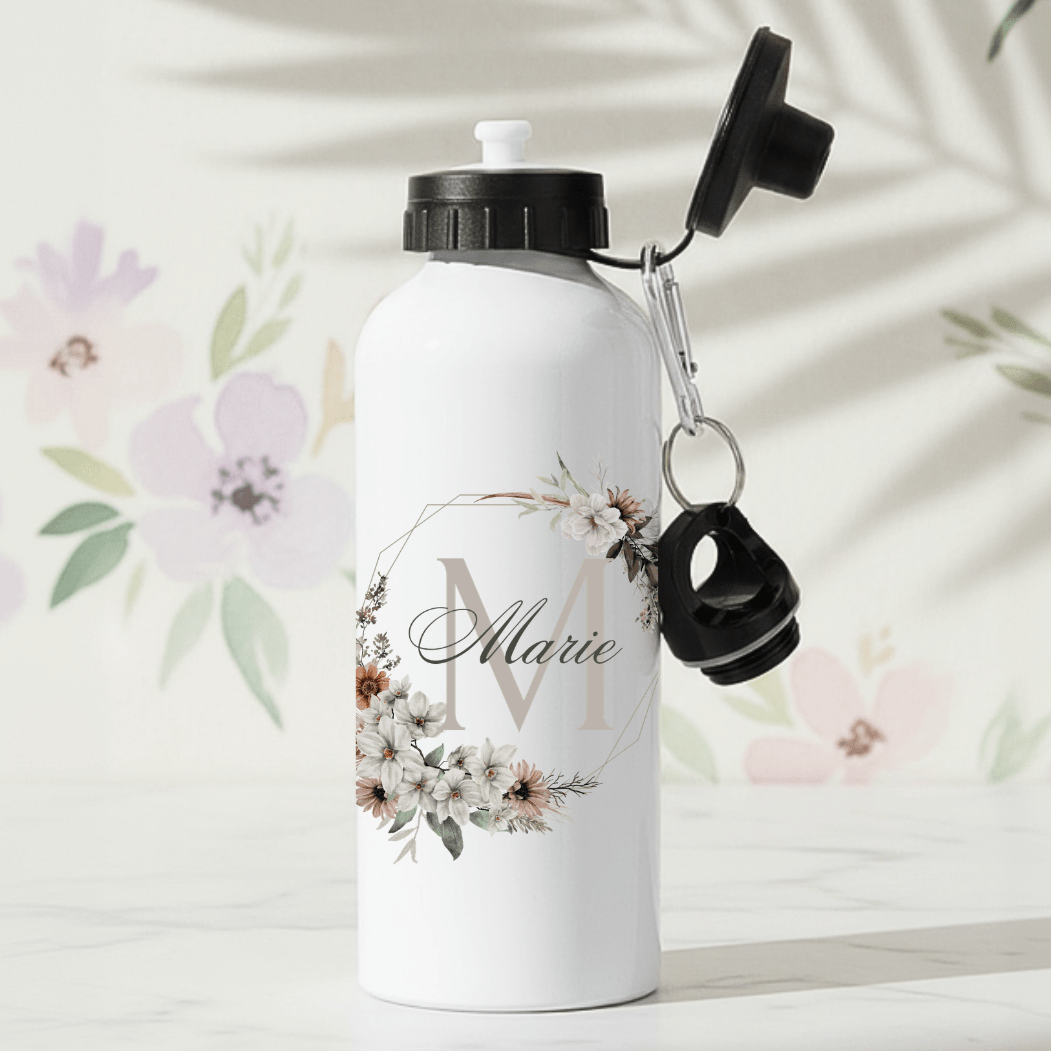 VattenflaskorBlomsterkrans med initial - Personlig vattenflaska med namn