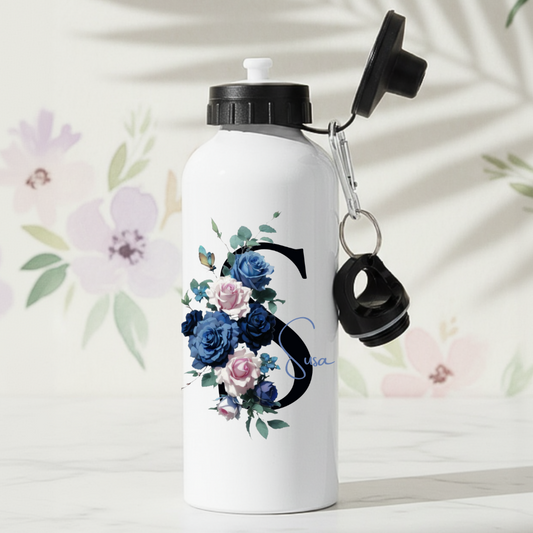 Blå och rosa rosor med initial - Personlig vattenflaska med namn - DalaStil