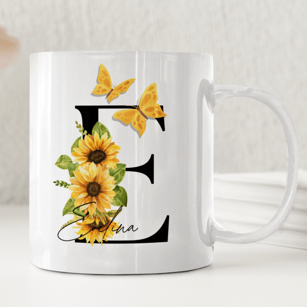 Solrosor och monogram - Personlig mugg