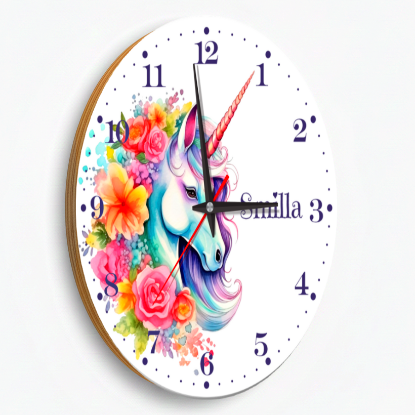 Tyst väggklocka till barnrum -Charmig Enhörning - DalaStil